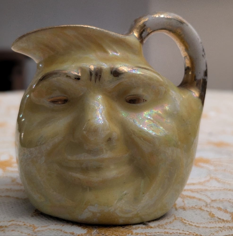 VTG MID-CENTURY JAPAN GOLD LUSTERWARE MINI ANTHROPOMORPHIC MOON MAN FACE PITCHER